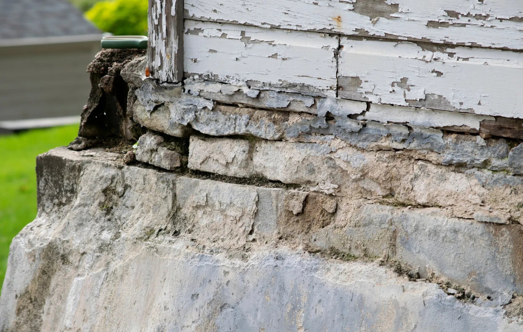 When is a foundation crack serious? When do you need to call a professional for foundation repair?
